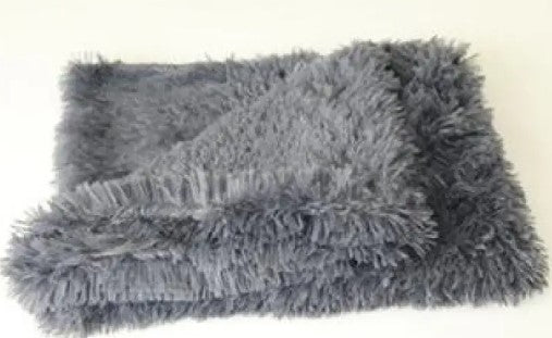 Cozy Fleece Pet Blanket - Soft & Machine Washable