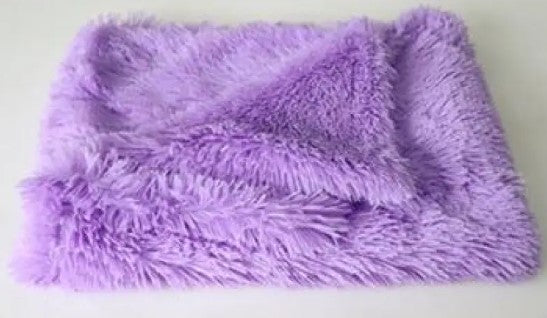 Cozy Fleece Pet Blanket - Soft & Machine Washable