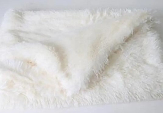 Cozy Fleece Pet Blanket - Soft & Machine Washable
